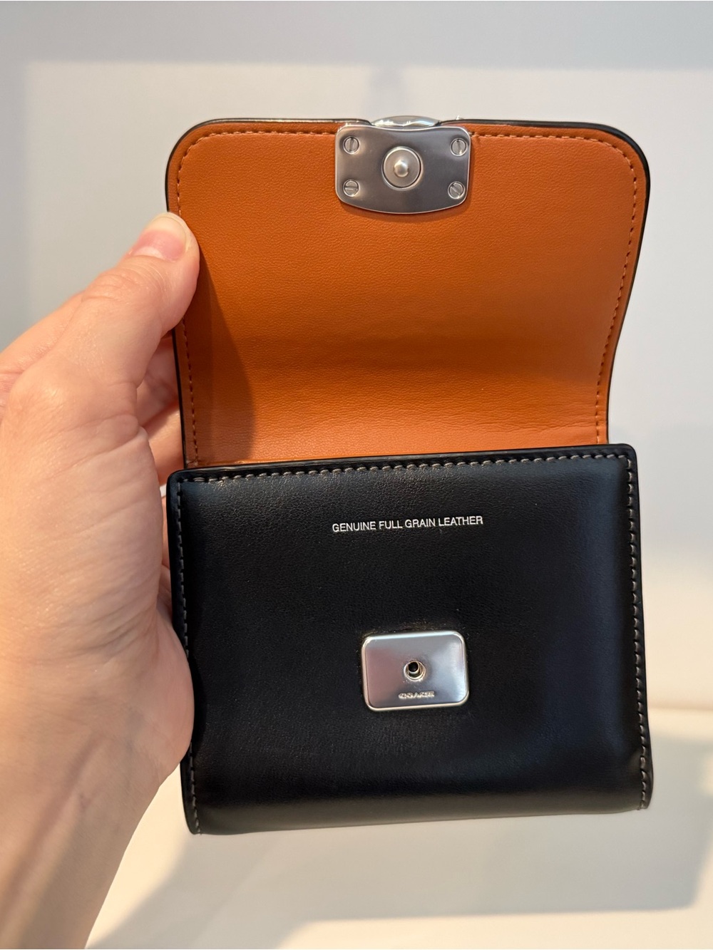 Coach Black Leather Bandit Wallet with Silver 'C' Accent - Picture 3 of 4